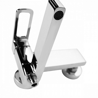 Смеситель для ванны поворотный Iddis Slide SLISB00i02WA