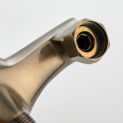 Смеситель для ванны Ledeme длинный, поворотный L2248C