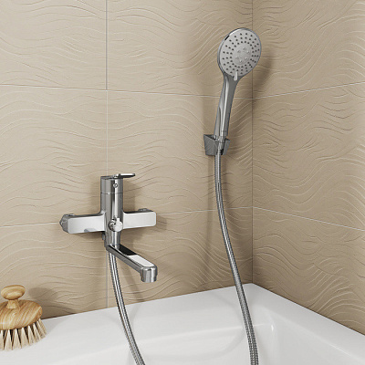 Смеситель для ванны поворотный с коротким изливом 20 см Milardo Demi DEMSB02M02